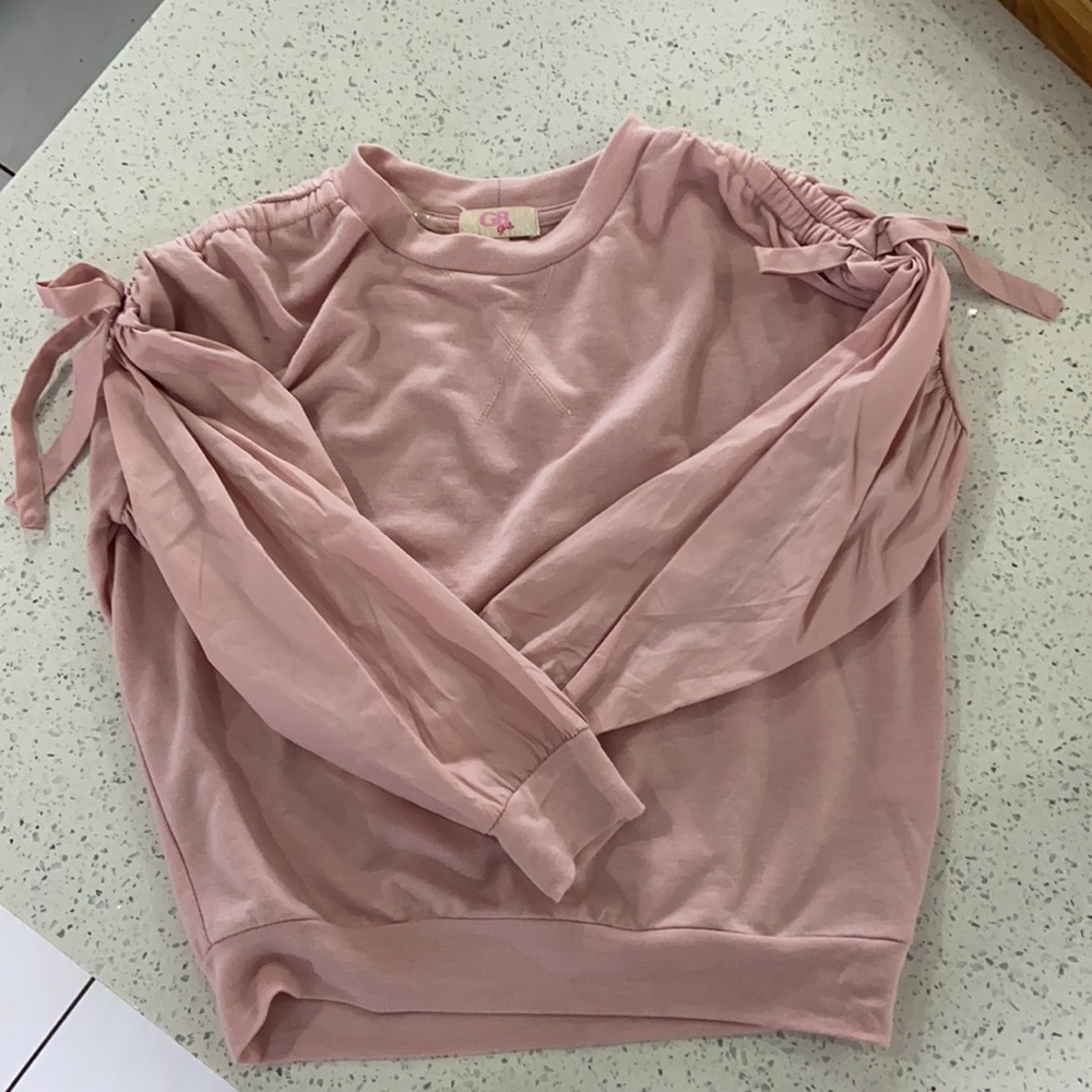 Pink sweater, girls size S great condition, No flaws
